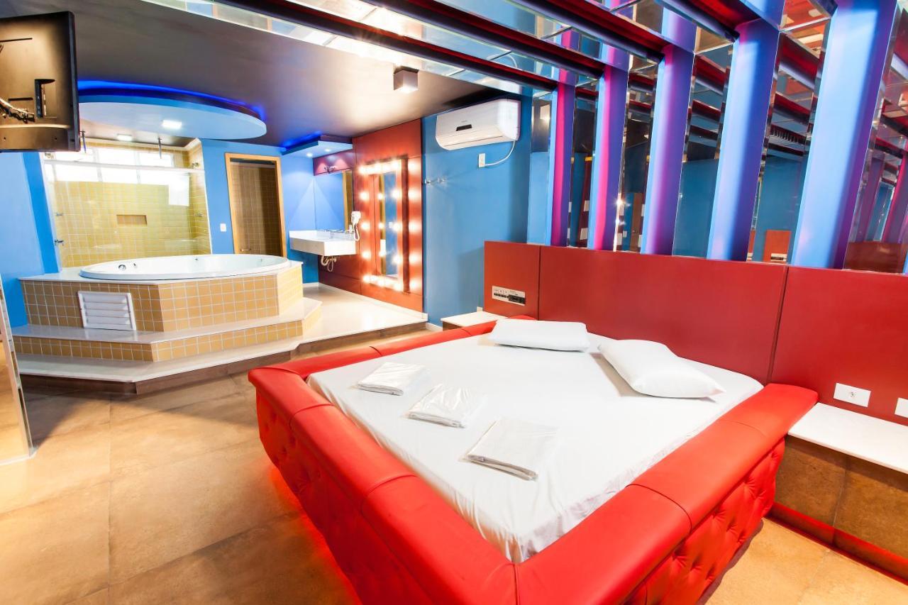 Motel Napoleon Almirante Tamandaré Екстериор снимка